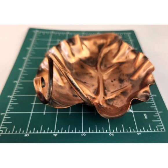 Vintage Gregoryian Copper Leaf-Shaped Dish With Handle Made In U.S.A. Decorative - Picture 5 of 8